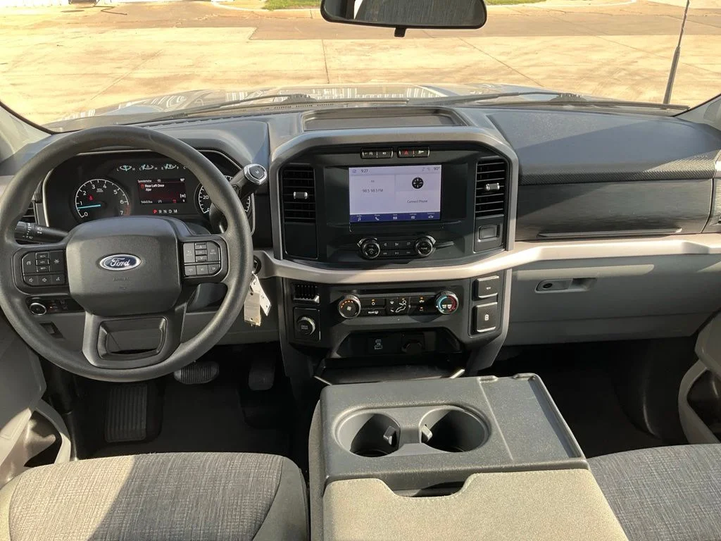 Used 2023 Silver Ford XLT image 4