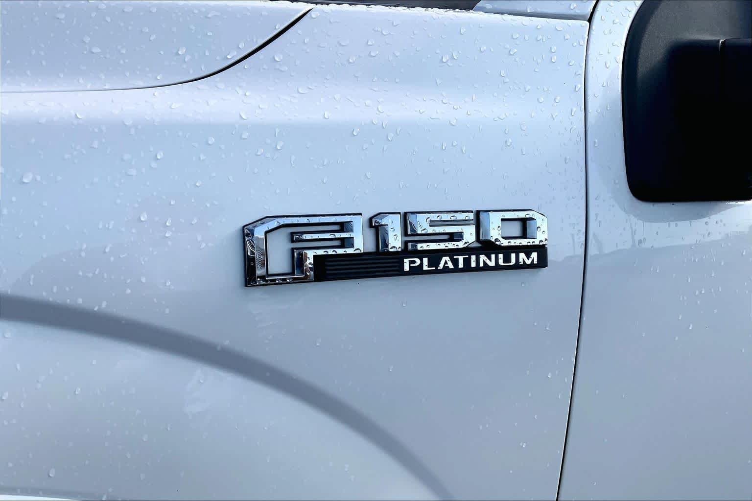 Used 2019 White Platinum Metallic Tri-Coat Ford Platinum image 10