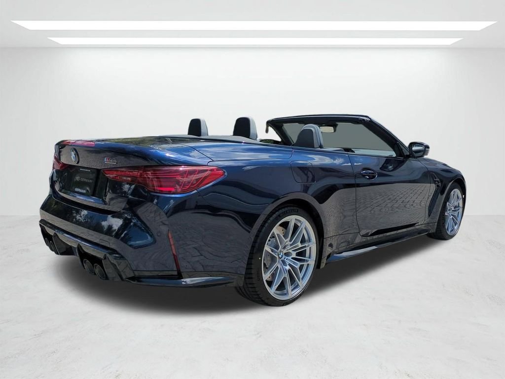 New 2027 Tanzanite Blue II Metallic BMW Competition image 4