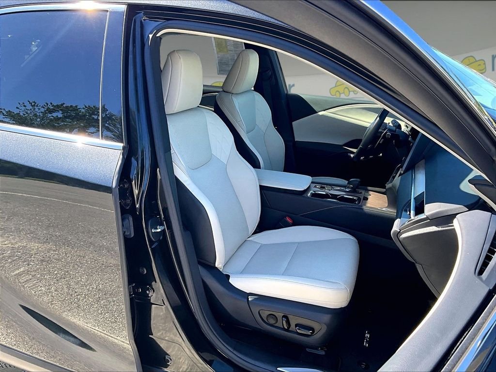 Used 2023 Black Lexus 350 Premium image 11