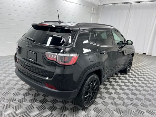 Used 2025 Black Jeep Latitude image 5
