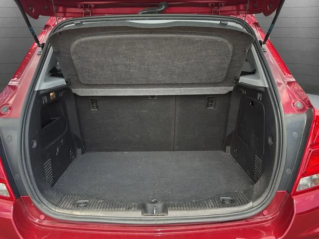 Used 2019 Red Chevrolet Premier image 12