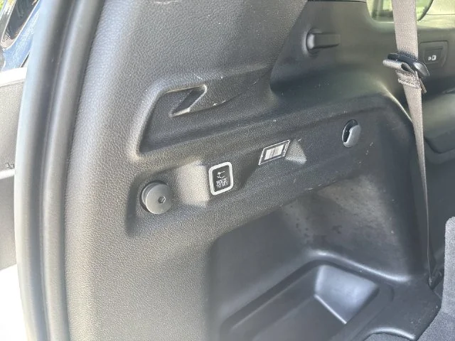 Used 2023 White Jeep Limited image 14
