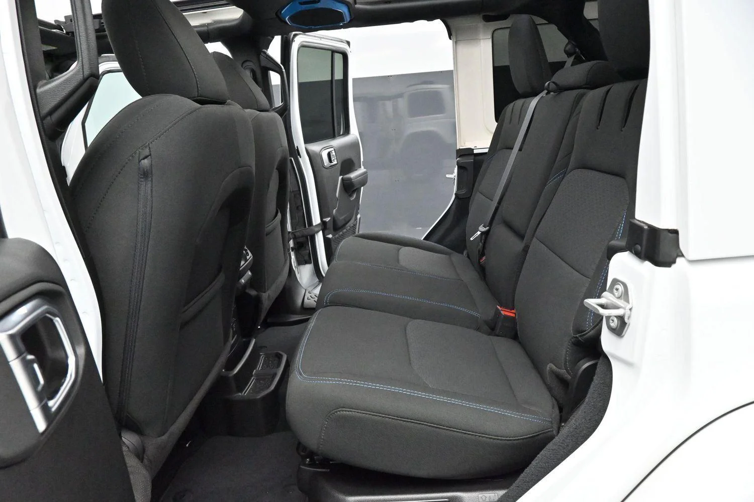 Used 2023 Bright White Clearcoat Jeep Rubicon image 29