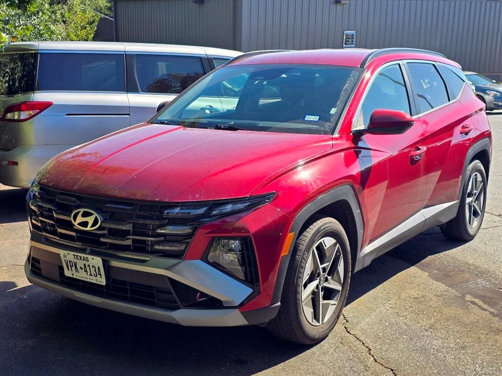 Used 2025 Red Hyundai SEL image 2