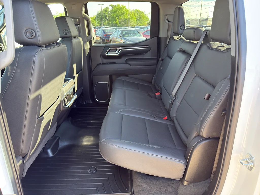 Used 2025 Summit White Chevrolet LTZ image 26