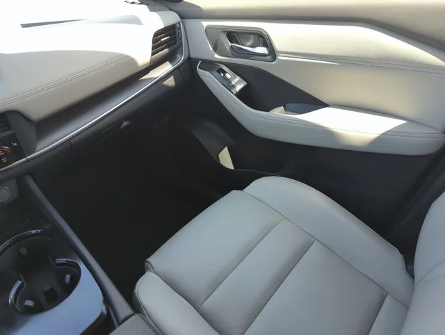 Used 2023 White Nissan SV image 29