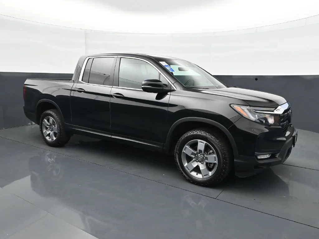 Used 2025 Black Honda RTL AWD image 10