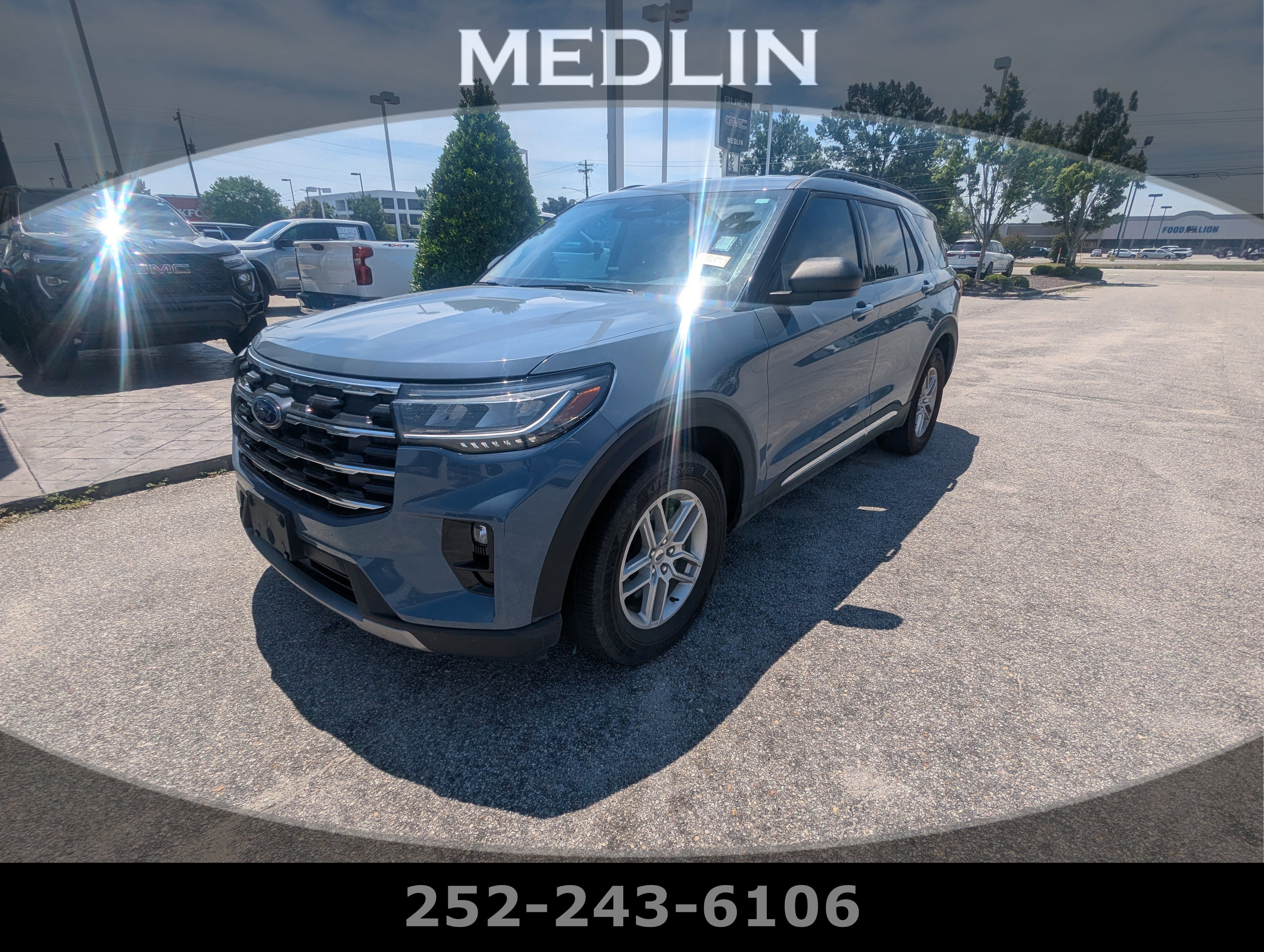 Used 2025 Vapor Blue Ford Active image 1