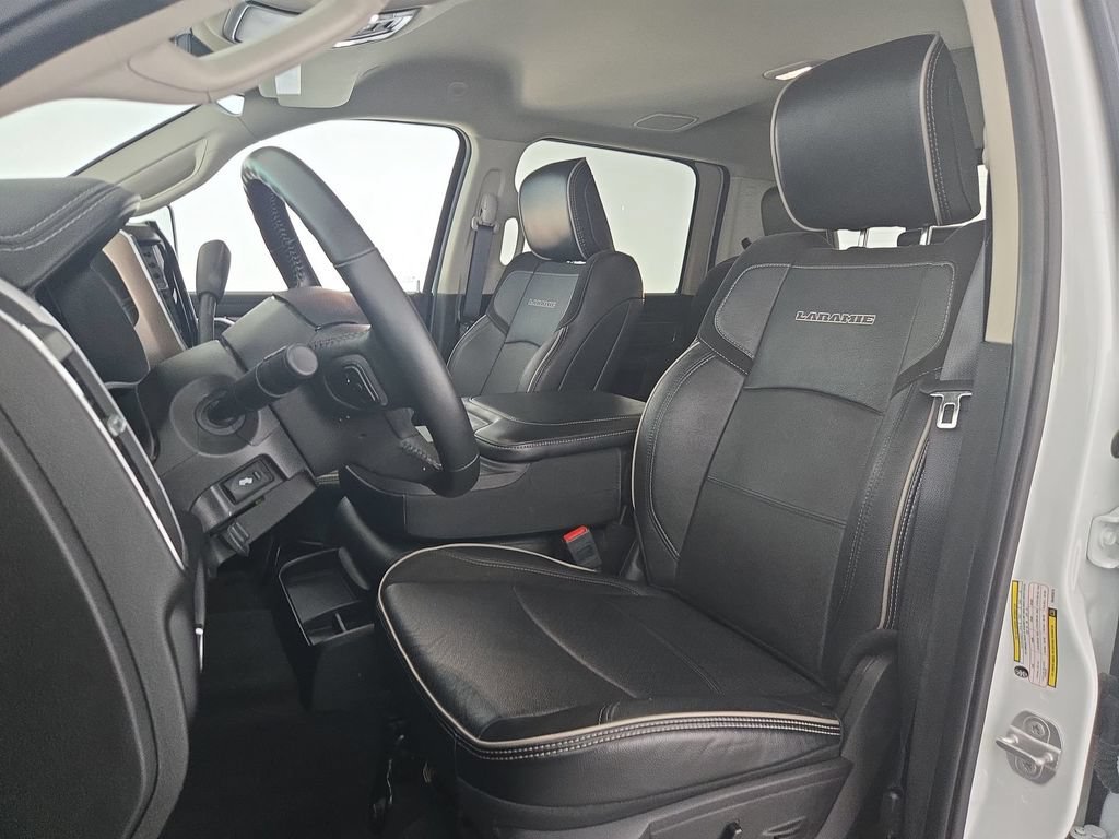 Used 2024  Ram Laramie image 25