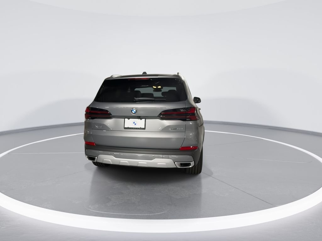New 2026 Gray Metallic BMW xDrive40i image 7