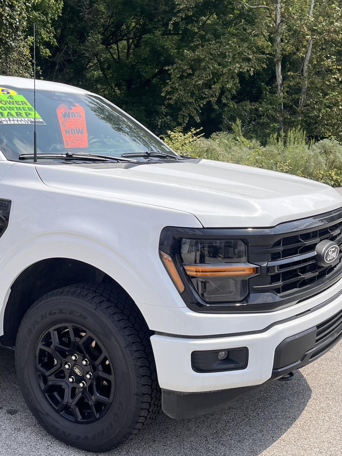 Used 2025 Oxford White Ford XLT image 8
