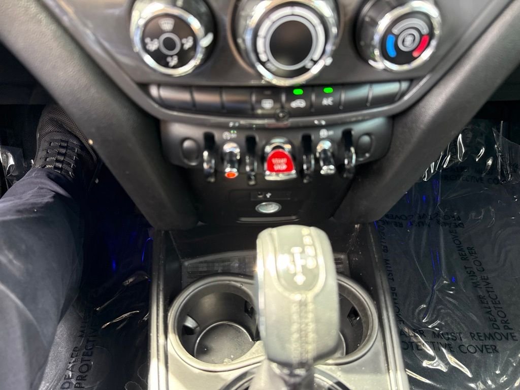 Used 2019 Light White MINI Classic image 16