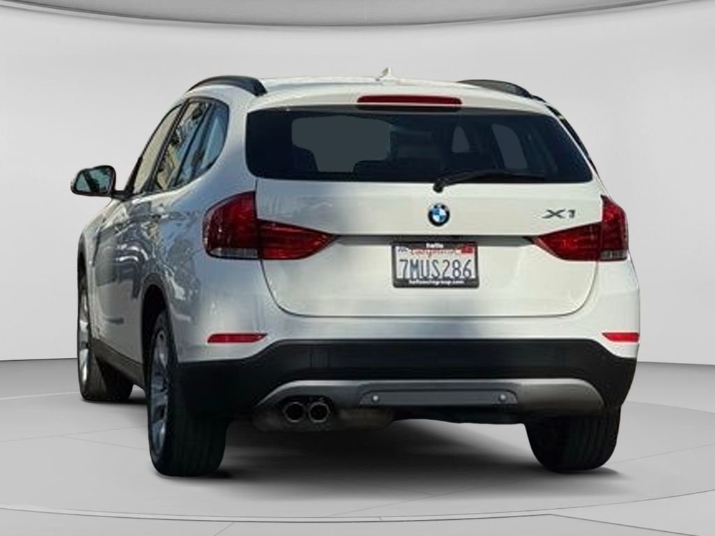 Used 2015 Alpine White BMW sDrive28i image 32