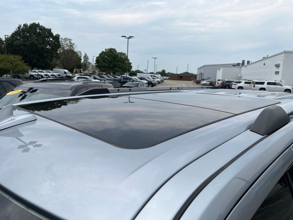 Used 2022 Silver Ford Limited image 6
