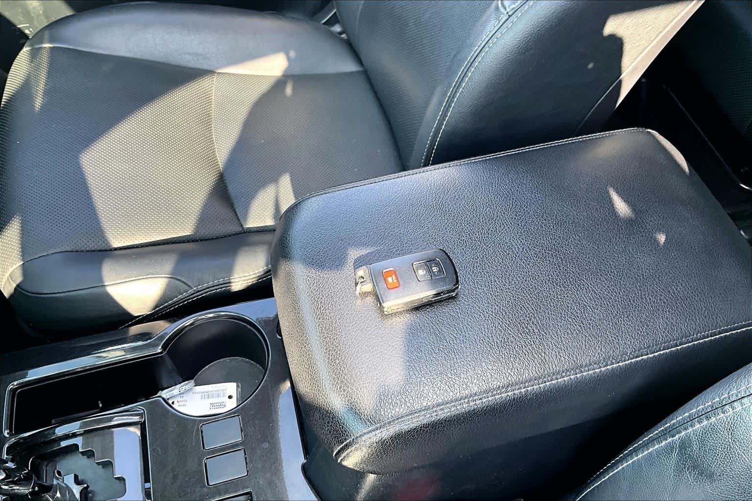 Used 2021 Blizzard Pearl Toyota Nightshade image 15