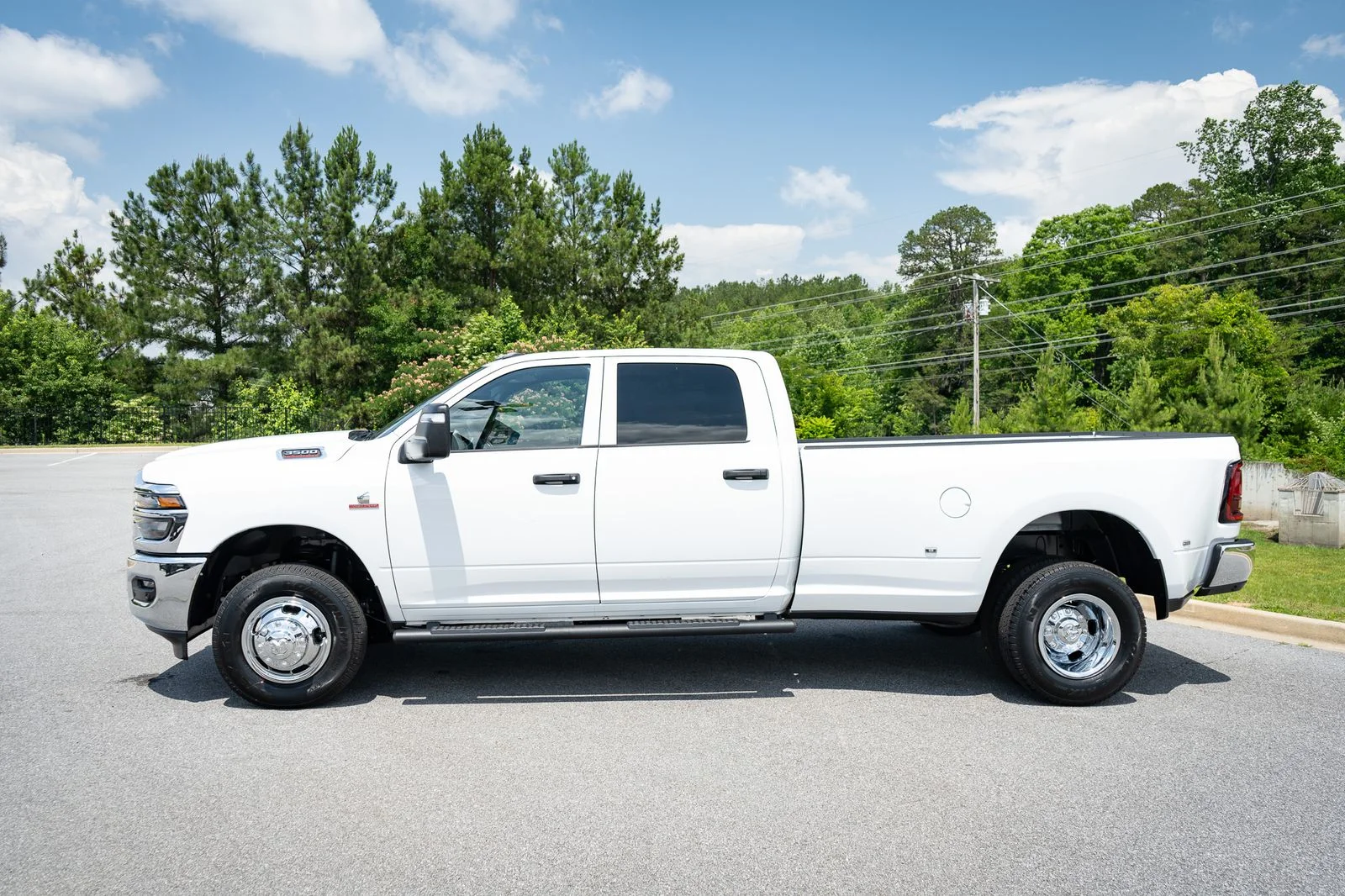 New 2026 Bright White Clear-Coat Exterior Paint RAM Tradesman image 5