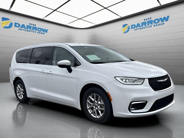 Used 2023 White Chrysler Touring L image 7