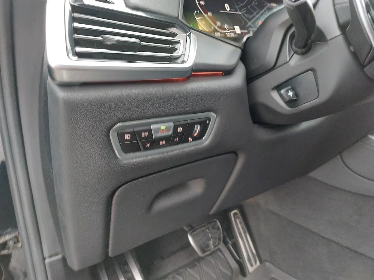 Used 2019 Black BMW xDrive50i Sports Activity Vehicle image 14