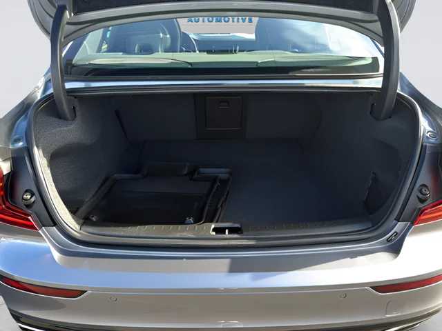 Used 2020 Gray Volvo T5 R-Design image 11