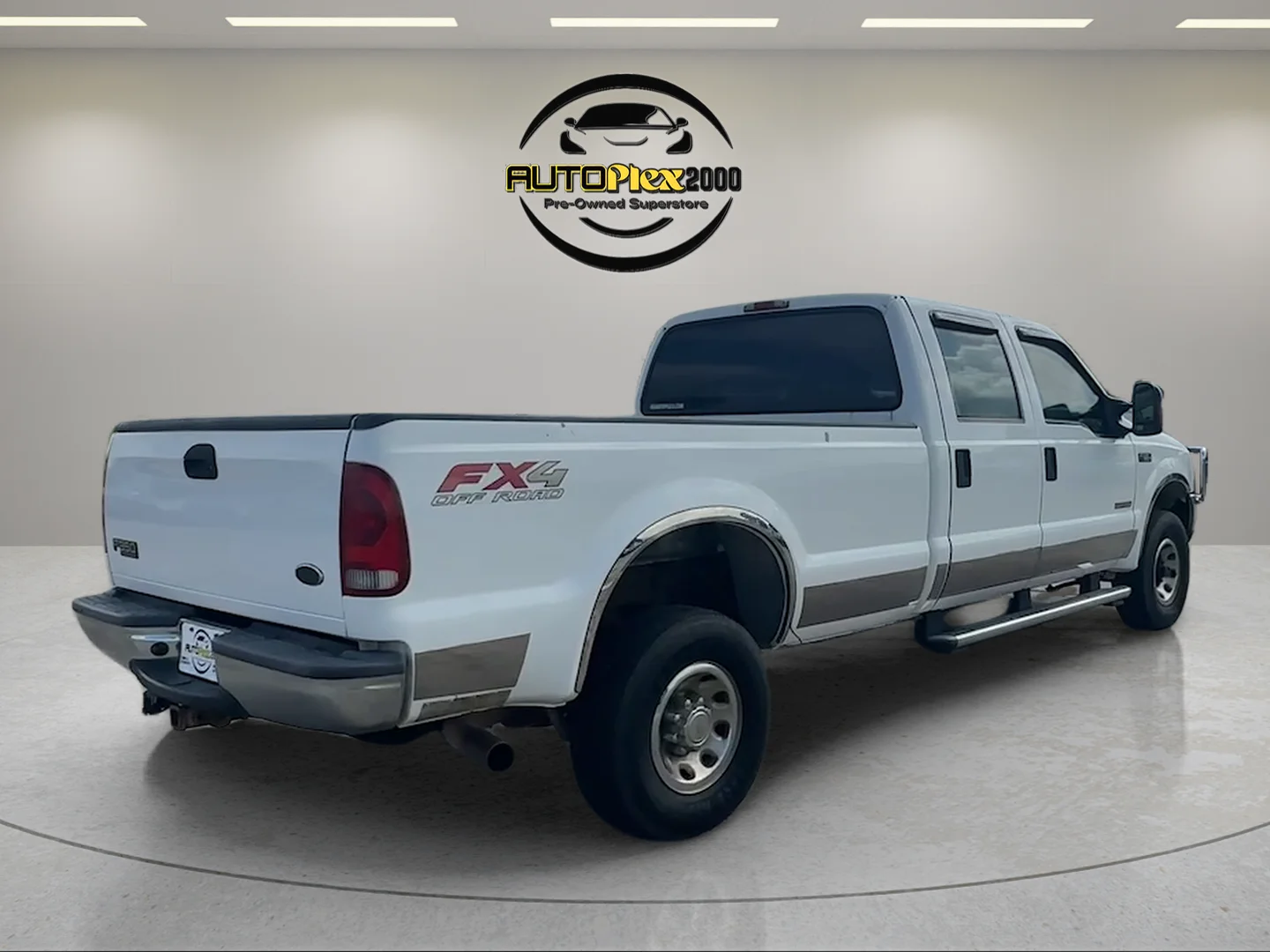 Used 2004 White Ford Lariat image 7