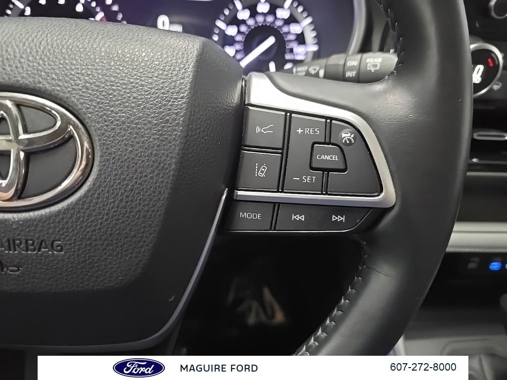 Used 2022 Moon Dust Toyota XLE image 24