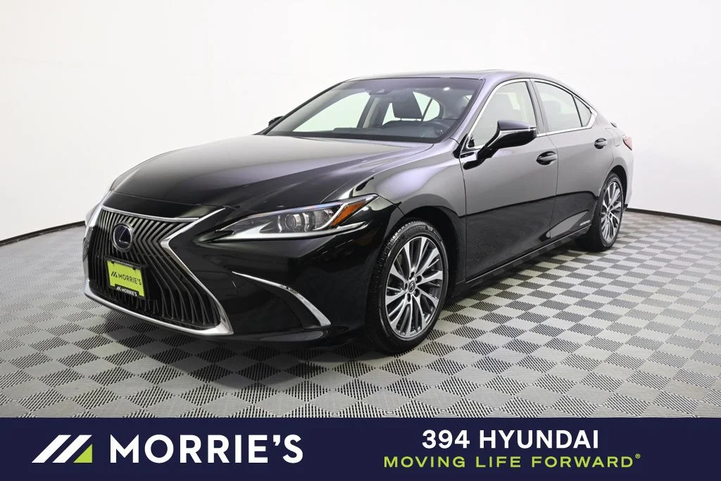 2019 Lexus ES 300h 300h's photo