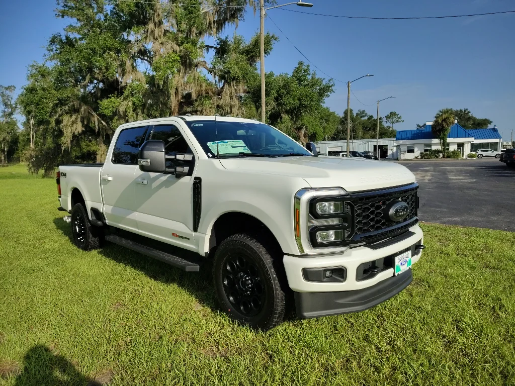 New 2026 Star White Metallic Tri-Coat Ford F-350® Lariat® image 10
