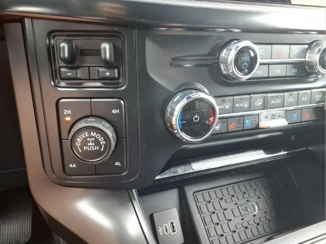 New 2026 Oxford White Ford XLT image 22