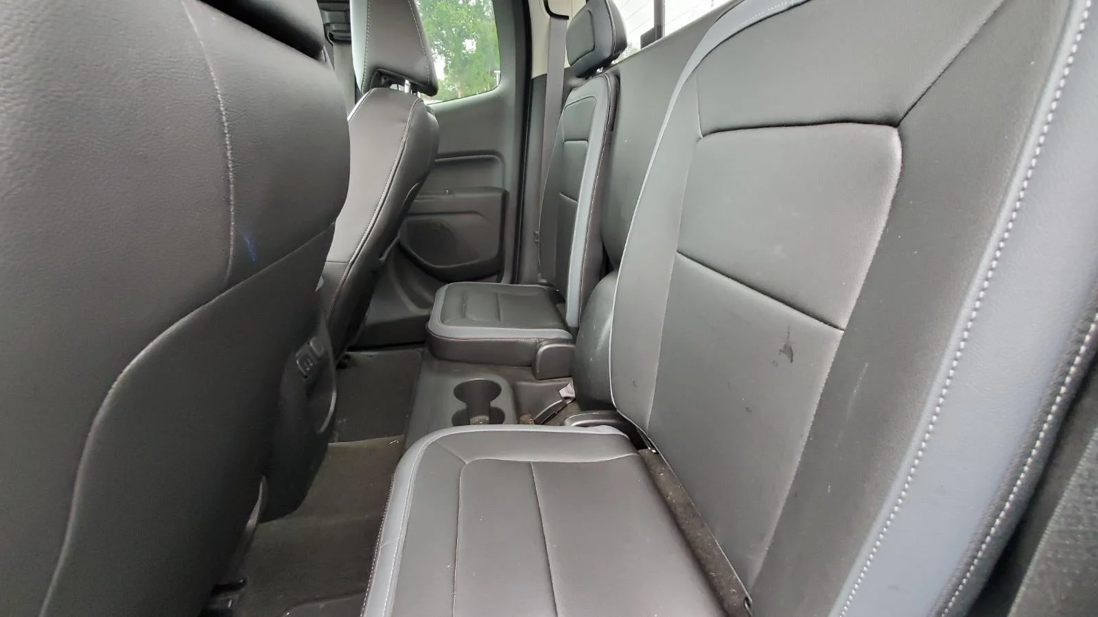Used 2016 SUMMIT WHITE Chevrolet 4WD Z71 image 5