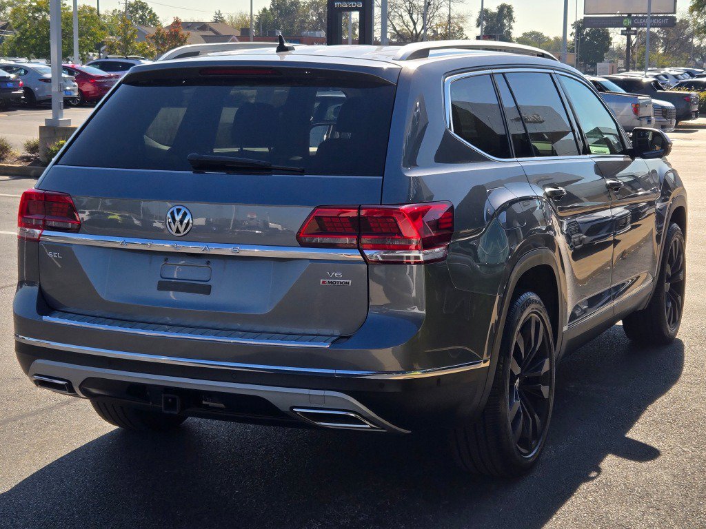 Used 2019 Platinum Gray Metallic Volkswagen SEL Premium image 11