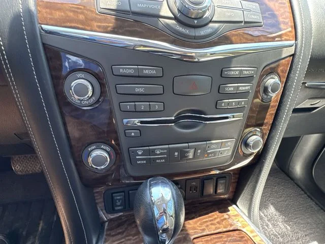 Used 2018 Brown Nissan SL image 18
