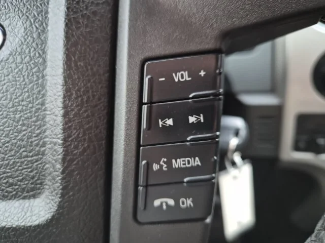 Used 2013 Red Ford XLT image 19