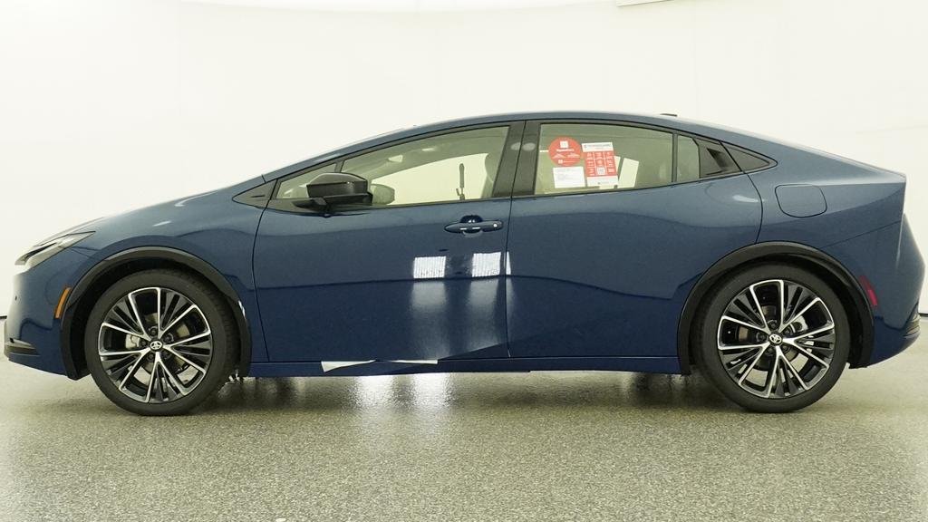 New 2027 Reservoir Blue Toyota XLE image 2
