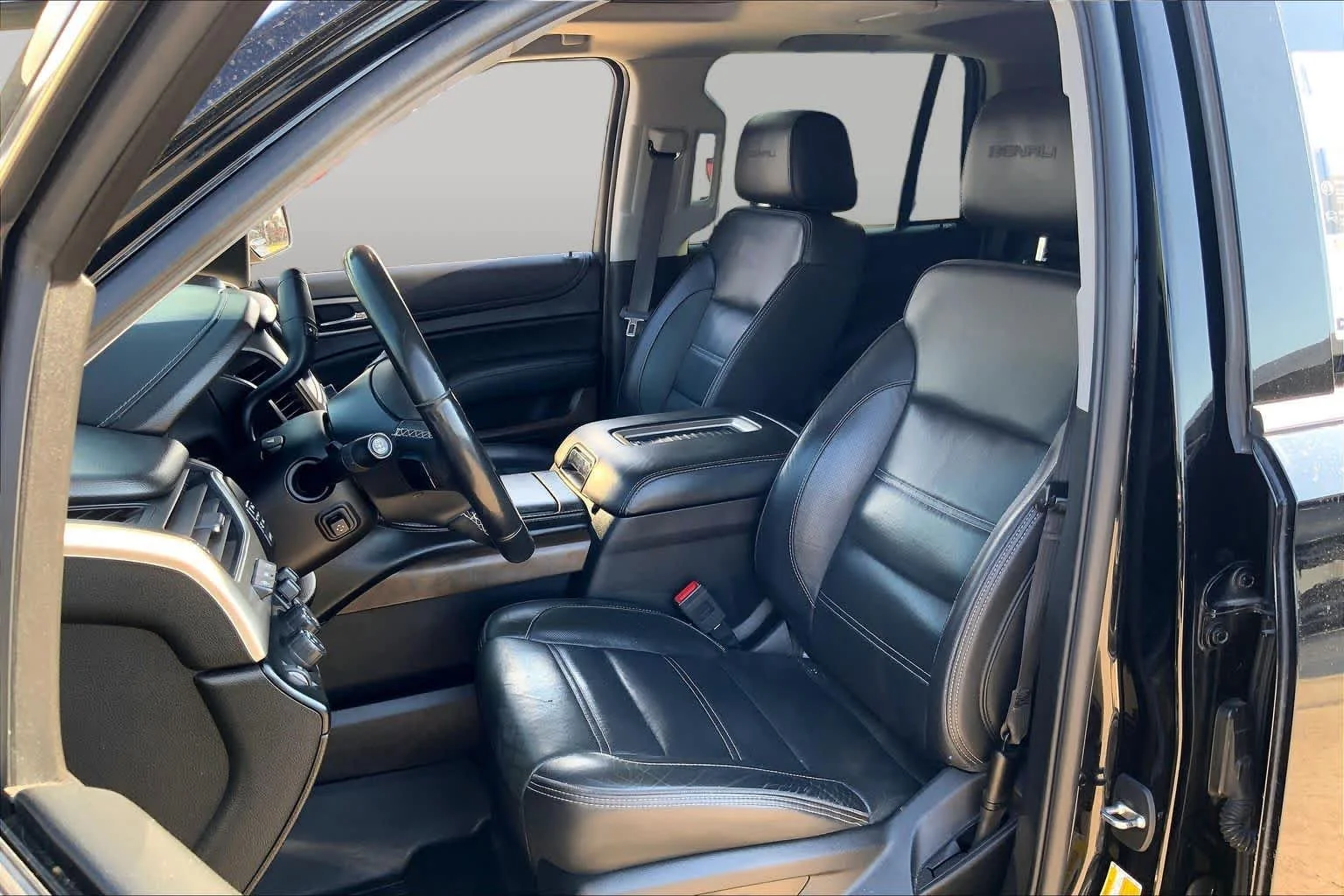 Used 2019 ONYX BLACK GMC Denali image 8