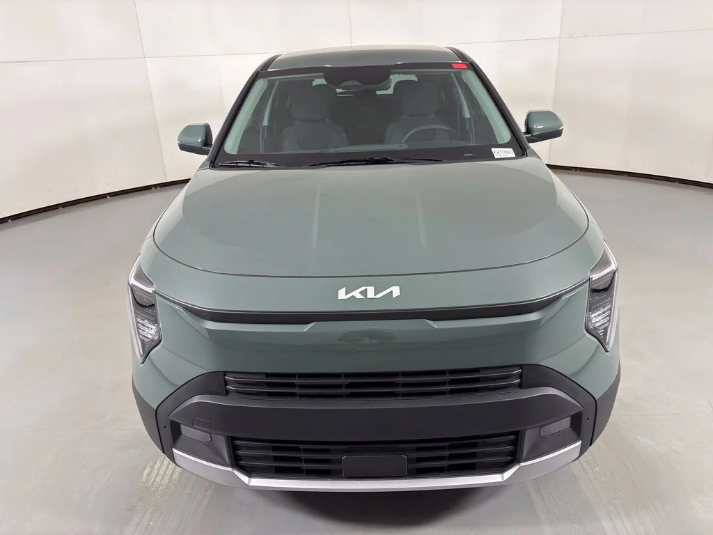 New 2027 Cityscape Green Kia LX image 3