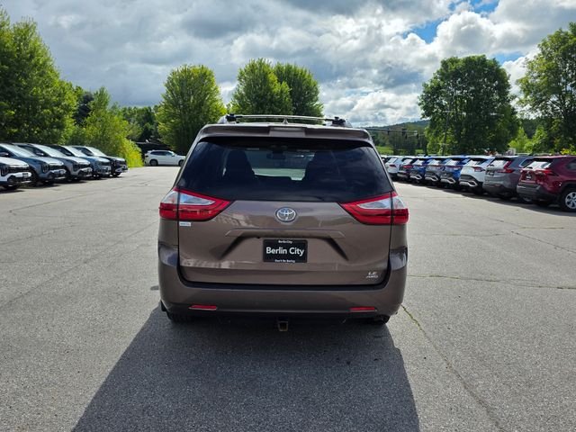 Used 2018 Walnut Toyota LE image 7