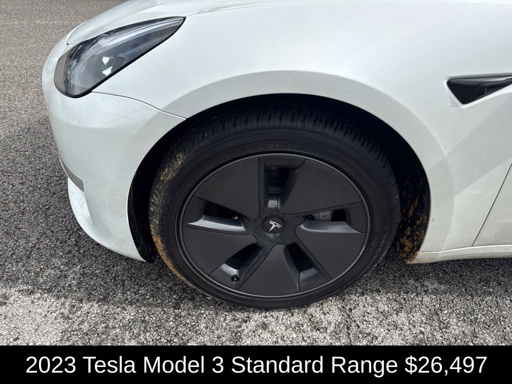 Used 2023  Tesla Base image 9