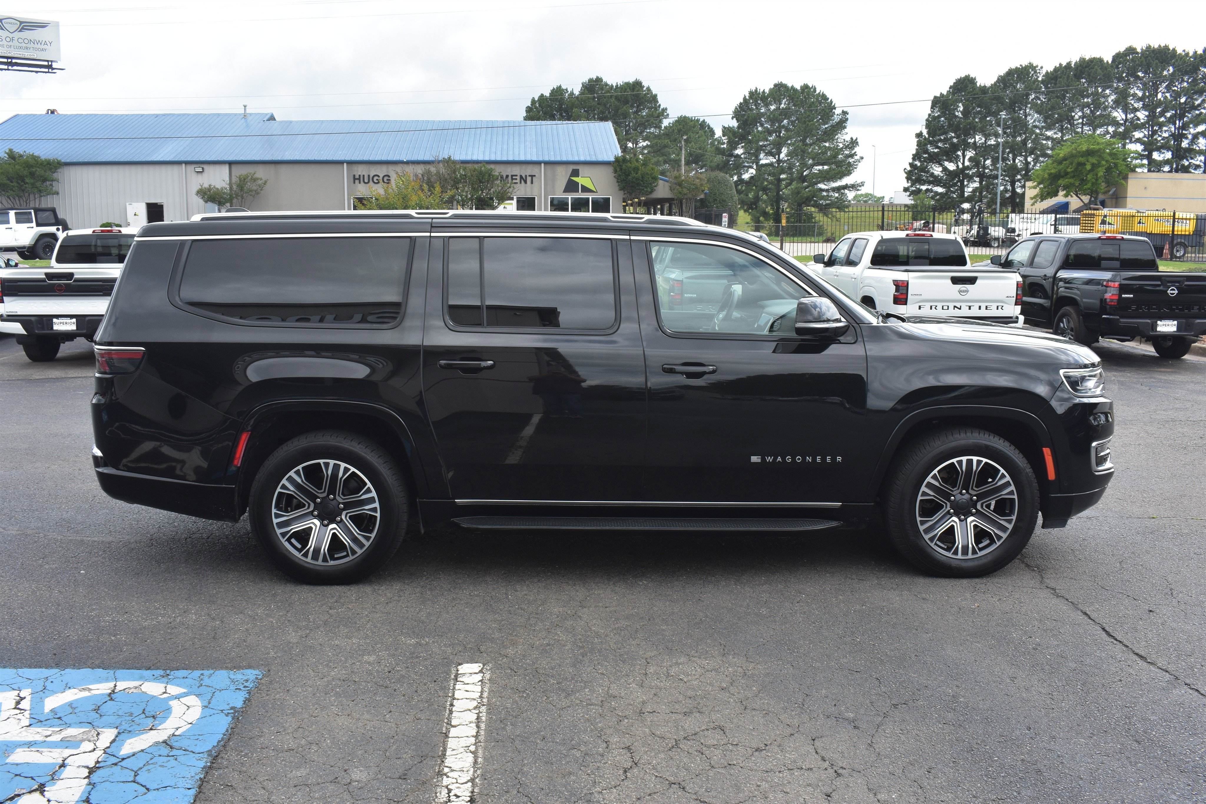 Used 2023 Diamond Black Crystal Pearlcoat Jeep Series II image 4
