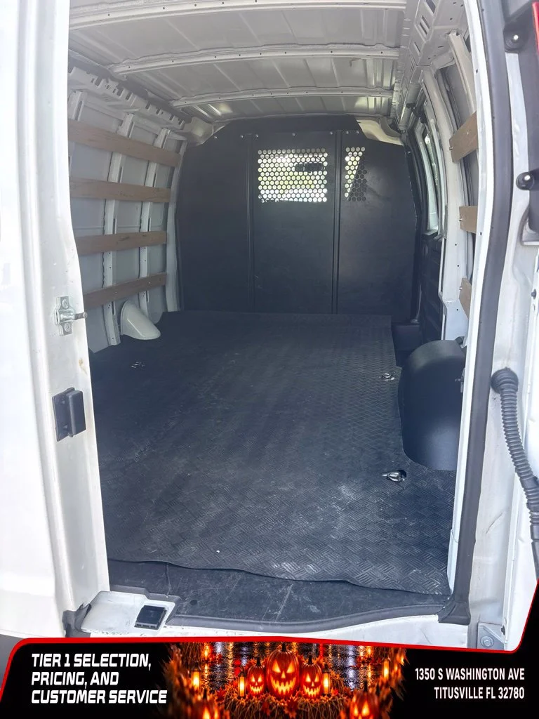 Used 2025 Summit White GMC Work Van image 7