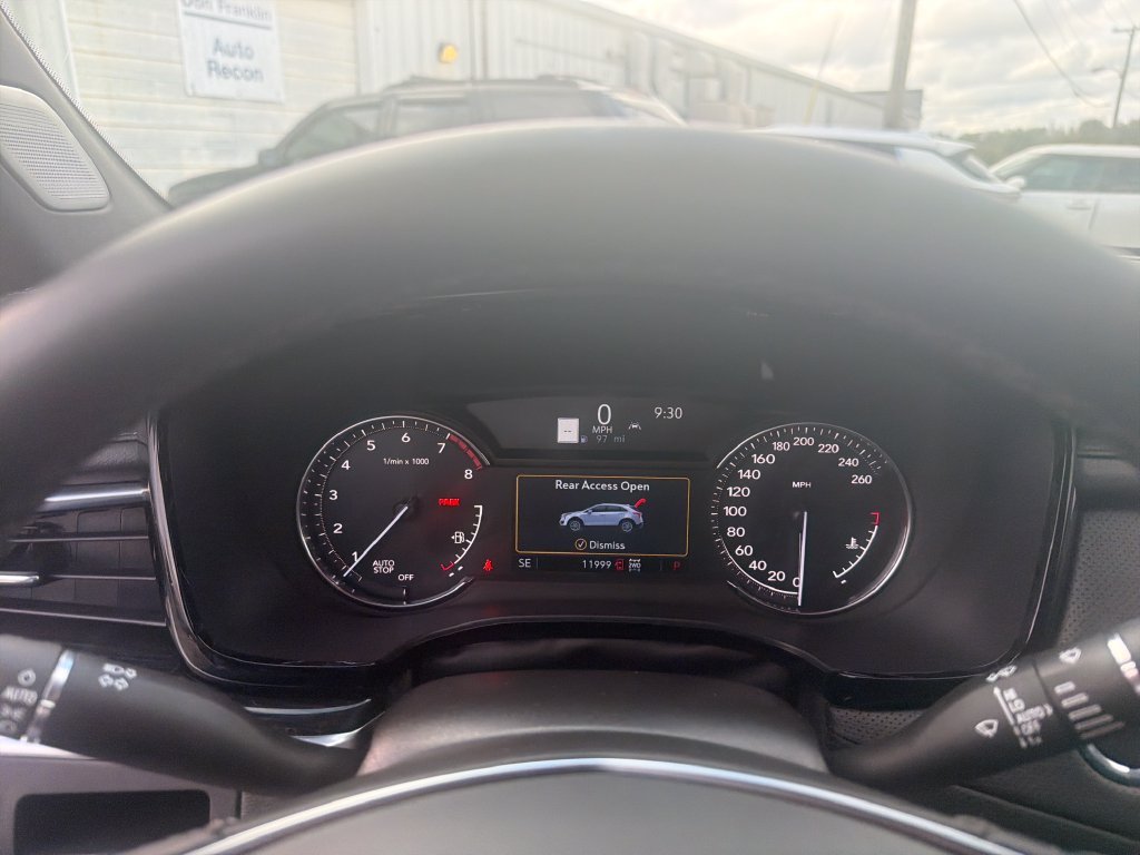 Used 2025 Green Cadillac Premium Luxury image 21