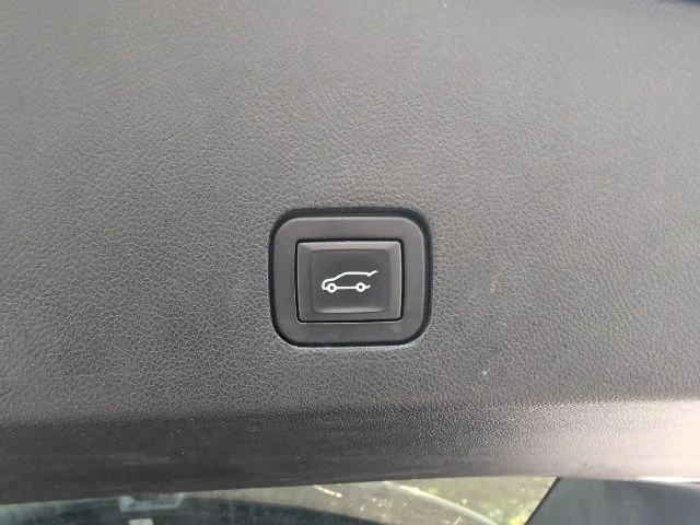 Used 2020 Black Cadillac Sport image 18