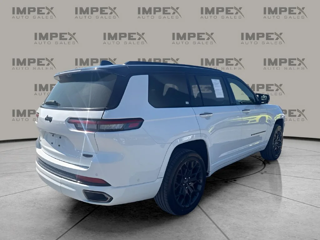 Used 2025 White Jeep Summit image 5