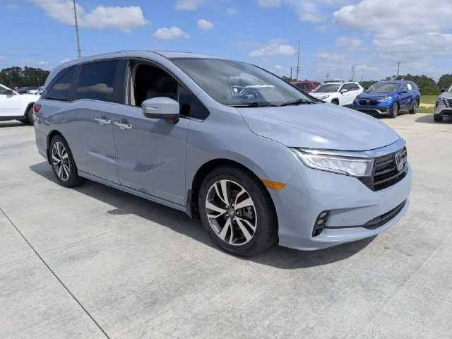 Used 2024 Gray Honda Touring image 2