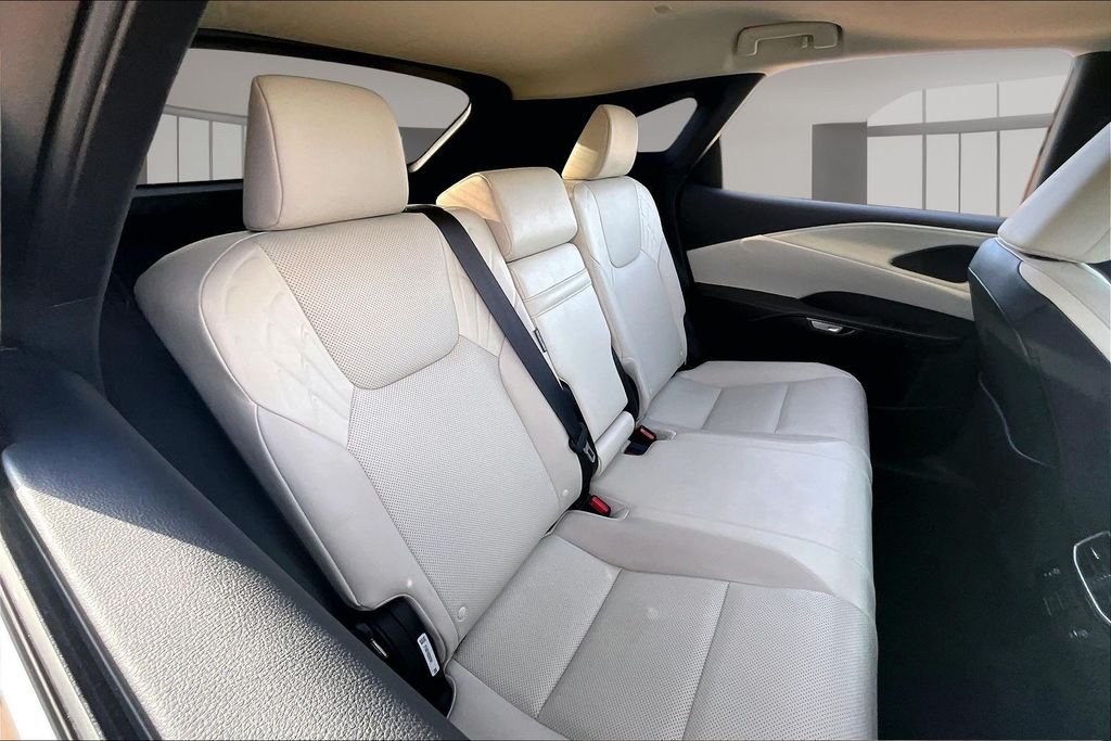 Used 2024 White Lexus 350 Premium image 28