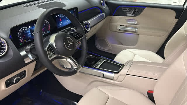 Used 2026 Polar White Mercedes-Benz GLB 250 image 29