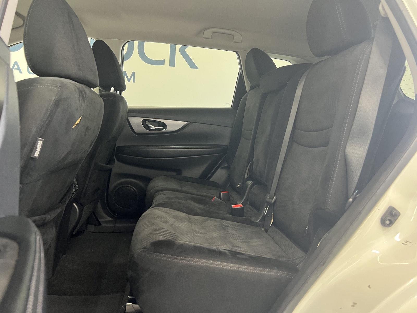 Used 2016 Pearl White Nissan SV image 23