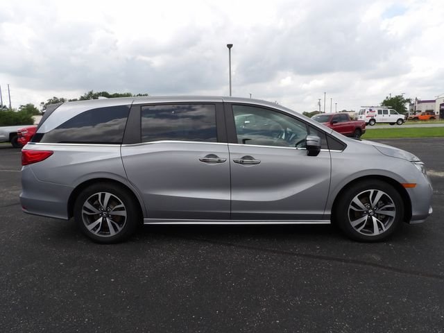Used 2022 Lunar Silver Metallic Honda Touring image 8