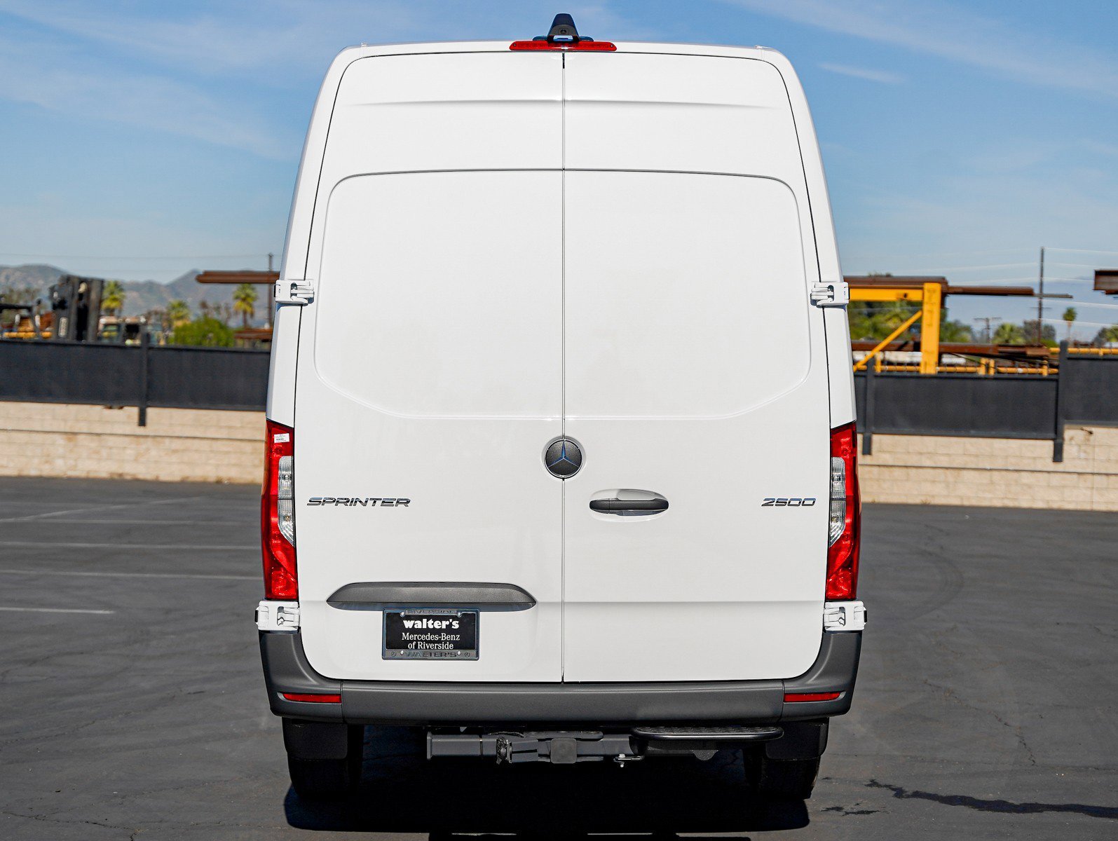 New 2026 Arctic+White Mercedes-Benz 2500 High Roof I4 Diesel 170 RWD image 5