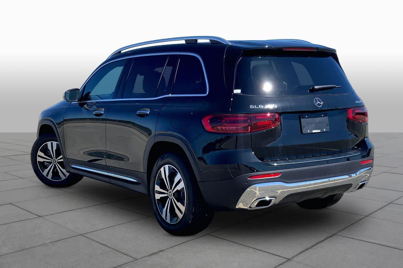 New 2026 Night Black Mercedes-Benz GLB 250 image 4